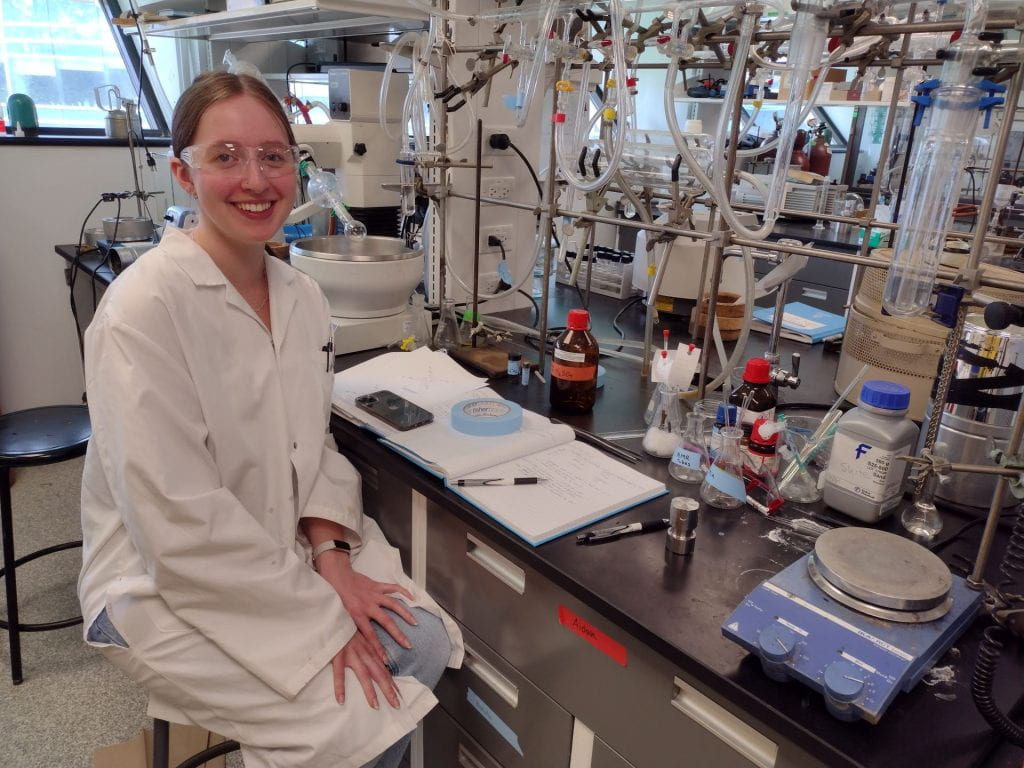 Photograph of Victoria Dubciak in the lab.